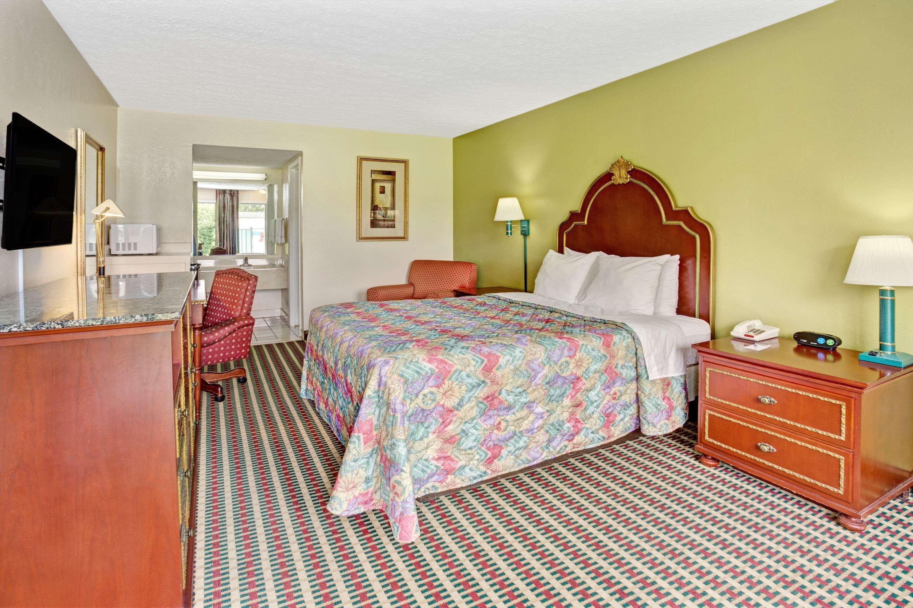 ทราเวลลอดจ์ บาย วินด์แฮม เซลเลอร์สเบิร์ก / หลุยส์วิลล์ นอร์ท Hotel Sellersburg ภายนอก รูปภาพ