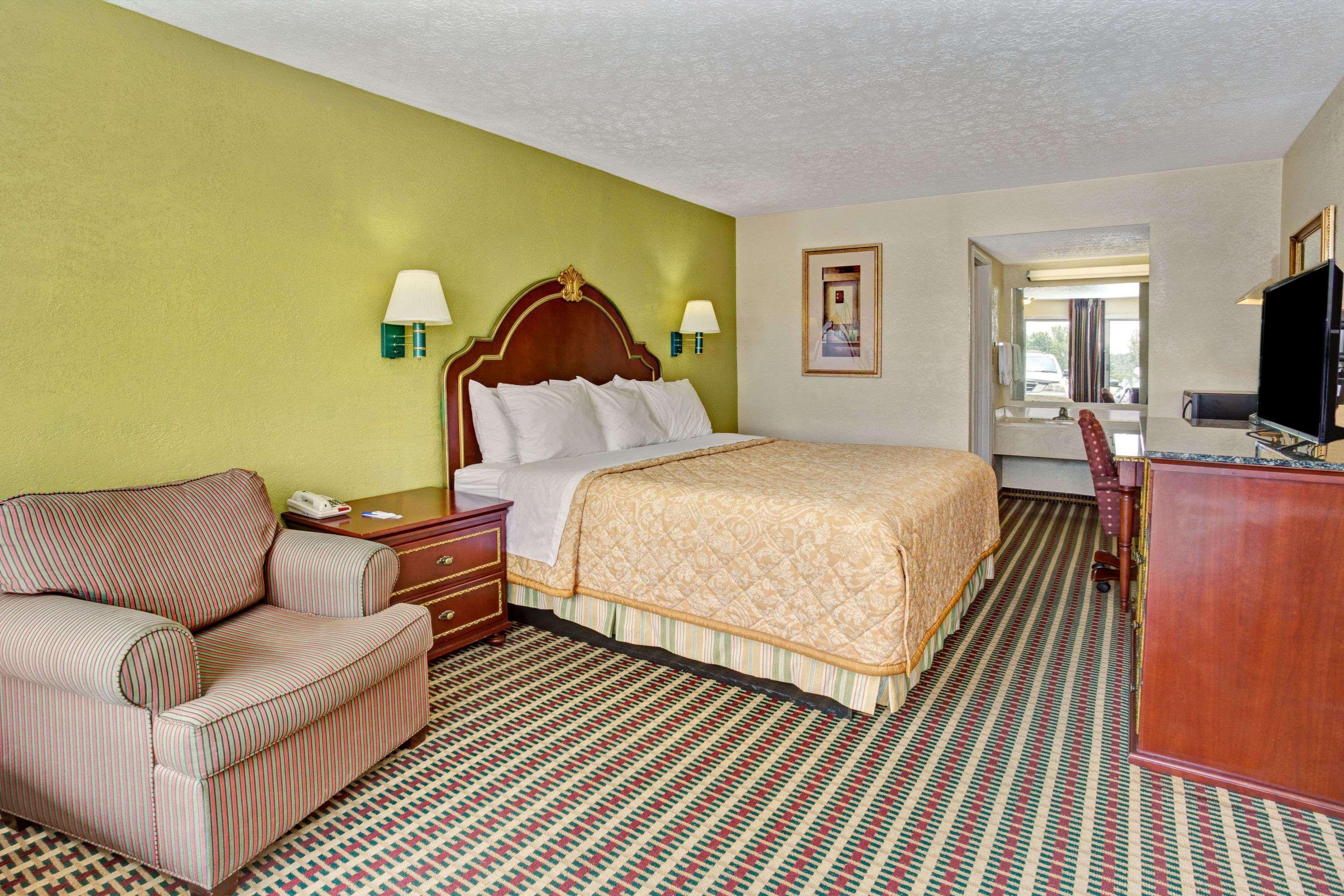 ทราเวลลอดจ์ บาย วินด์แฮม เซลเลอร์สเบิร์ก / หลุยส์วิลล์ นอร์ท Hotel Sellersburg ภายนอก รูปภาพ